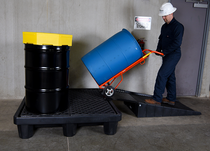 P4 Spill Pallet with Ramp